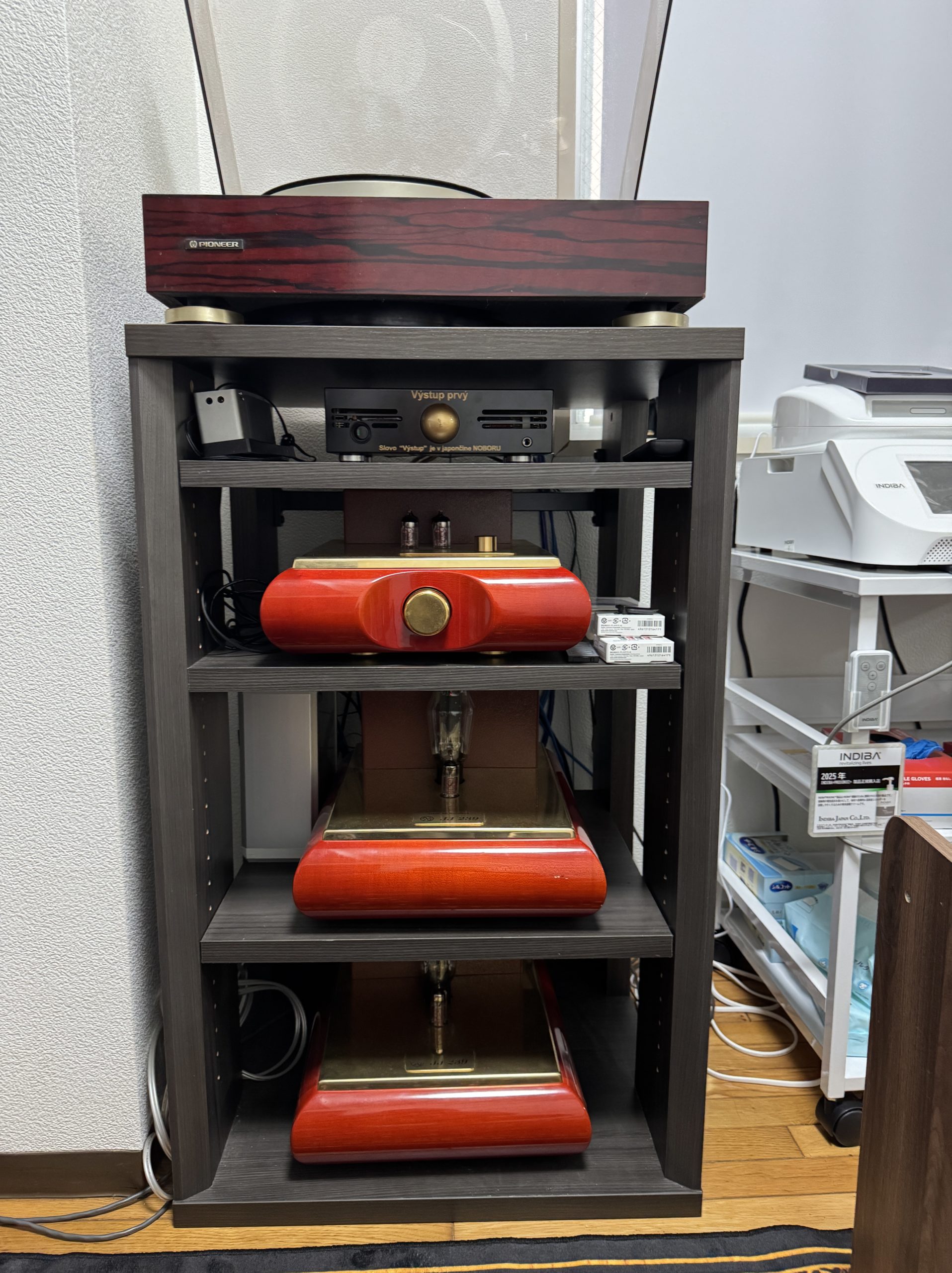 JJ Electronicの真空管アンプとPioneerのレコードプレーヤー